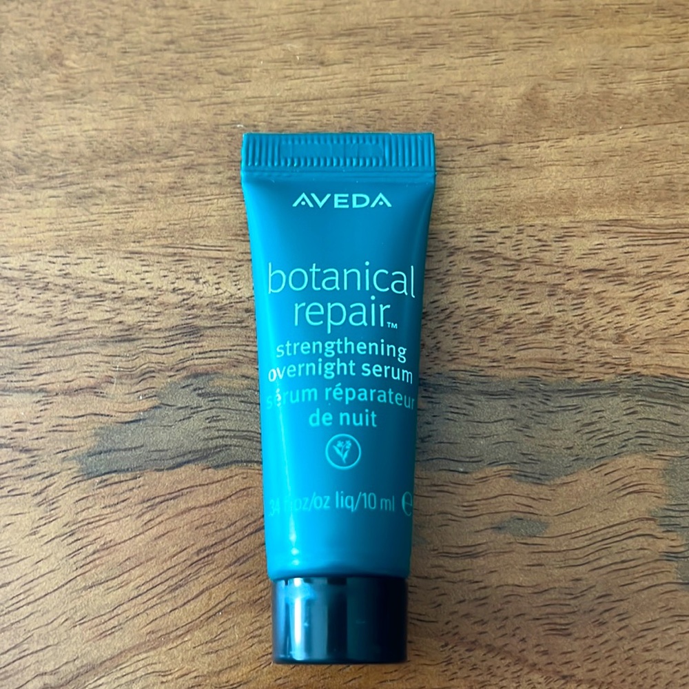 Botanical repair strengthening overnight serum. NWOB.